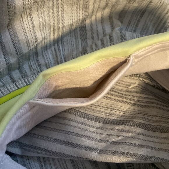 Lululemon Gray & Green Run Speed Short Size 6 - Picture 8 of 10